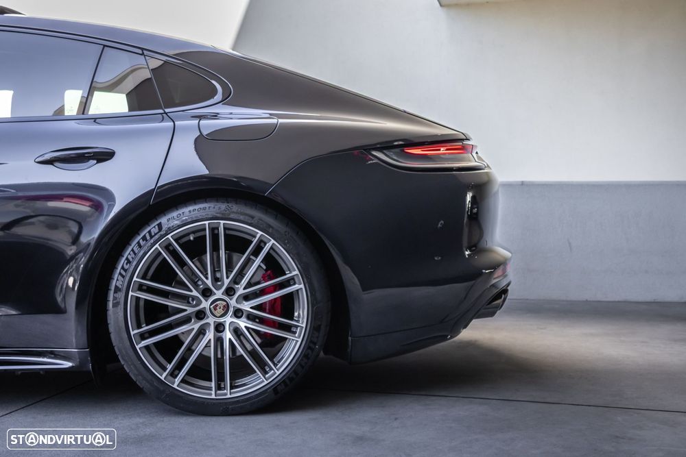 Porsche Panamera - 12
