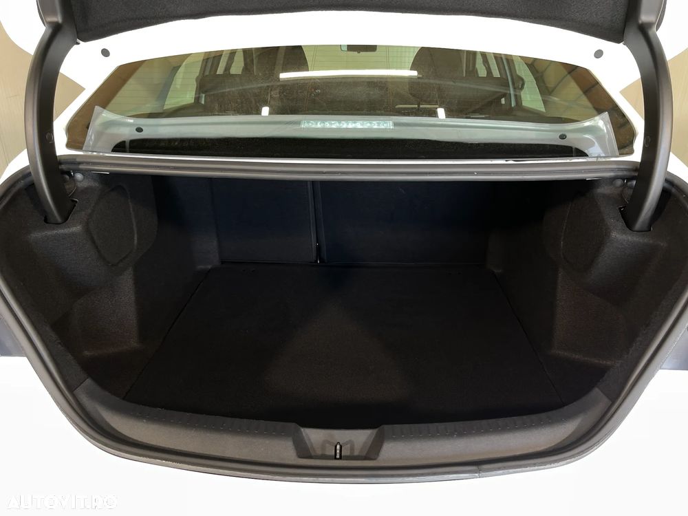 Renault Megane TCe Zen - 11