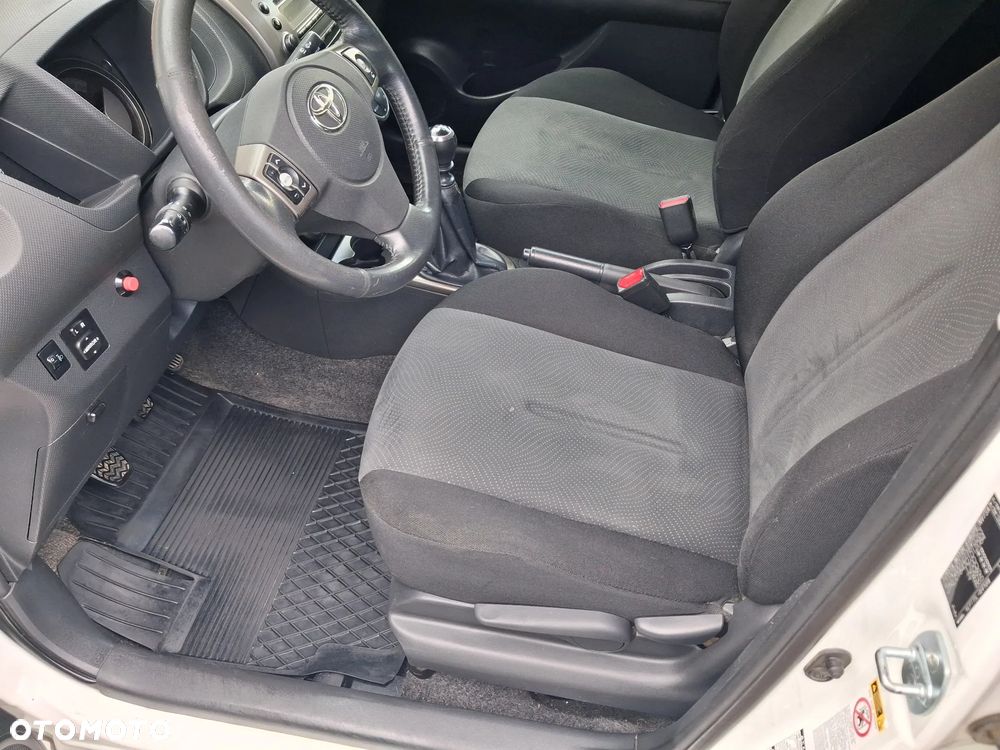 Toyota Urban Cruiser 1.4 D-4D Sol 4x4 EU5 - 28
