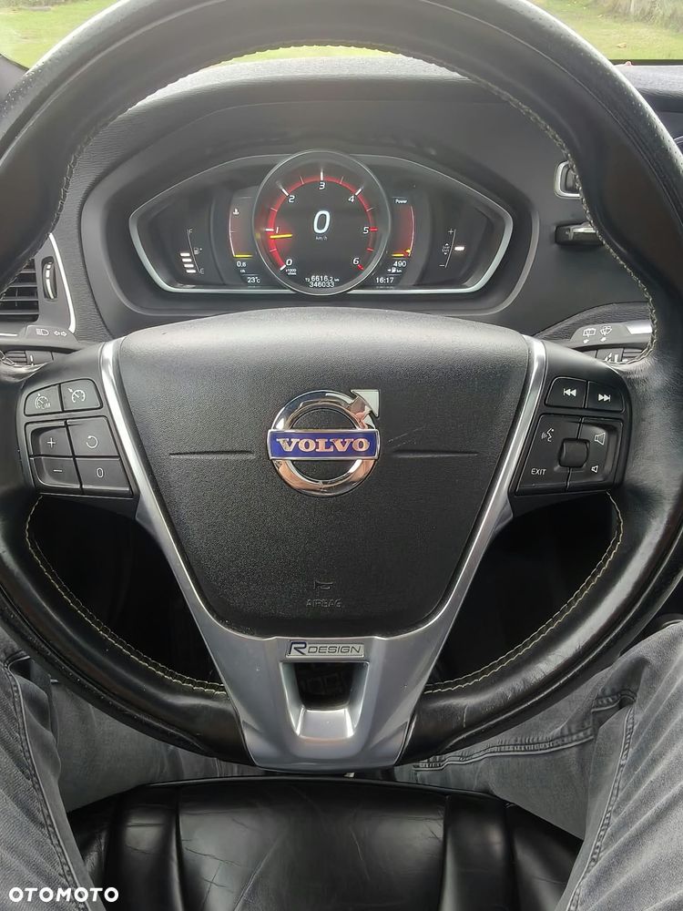 Volvo V40 D4 Drive-E R-Design Summum - 6