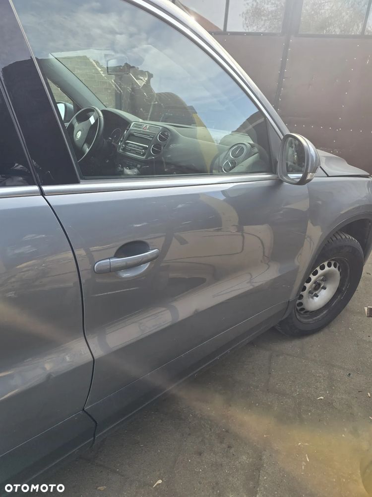 Drzwi  prawy  przód  vw  tiguan 07-16  w kolorze  LR7N - 2