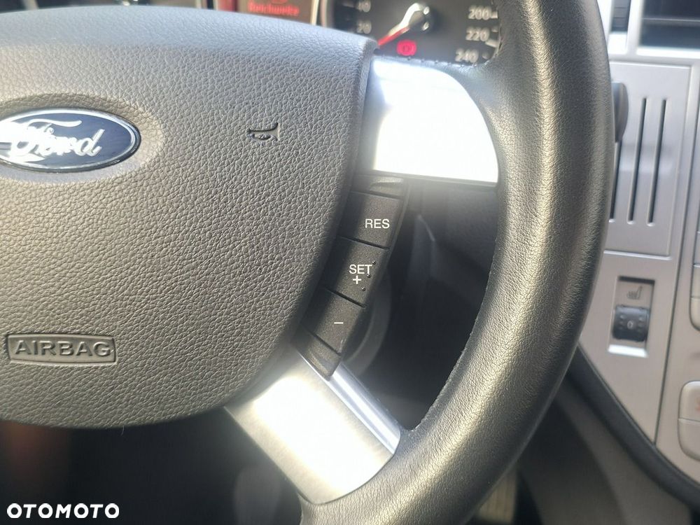 Ford Kuga - 14