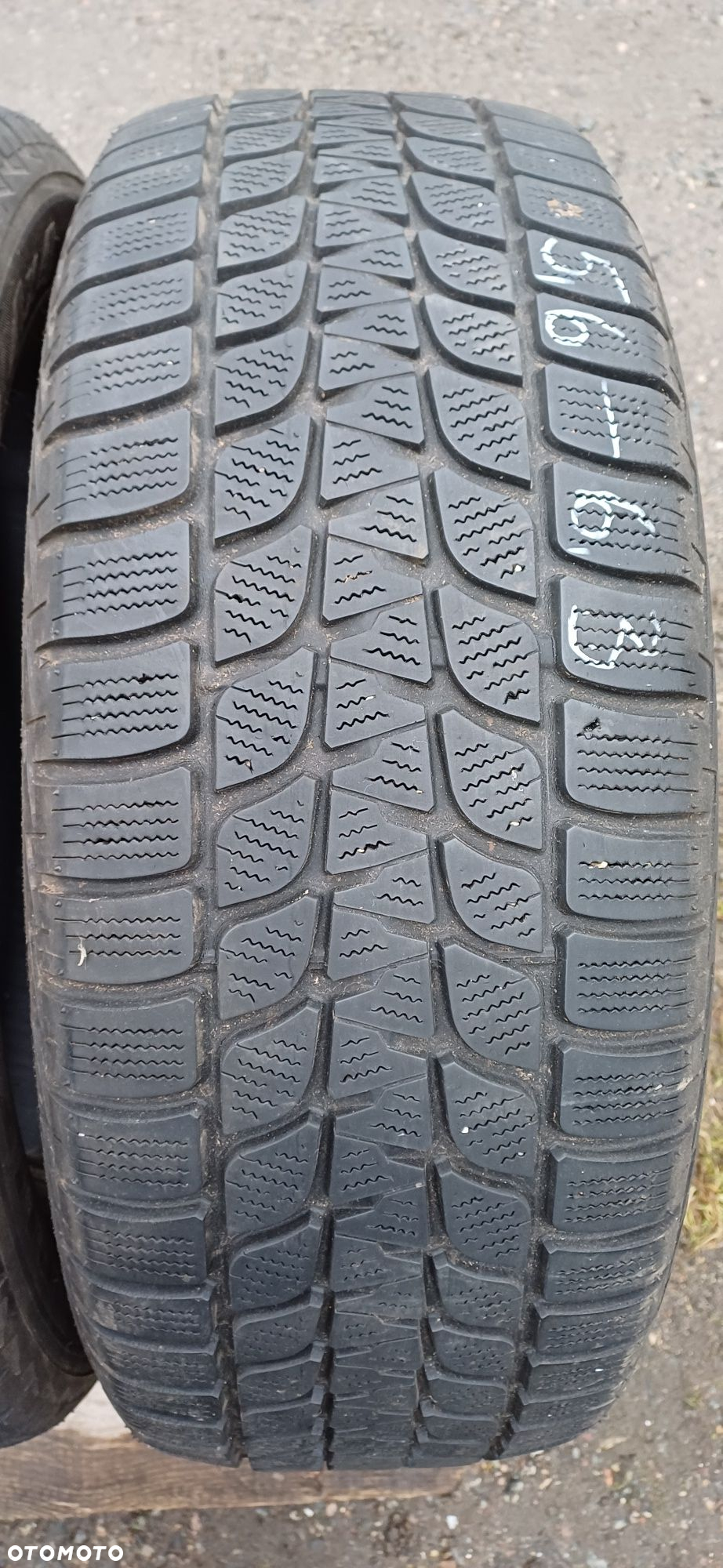 235/60R17 102H BRIDGESTONE , dwie używane opony zimowe. - 2