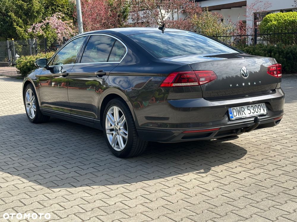 Volkswagen Passat 2.0 TDI Elegance DSG - 17