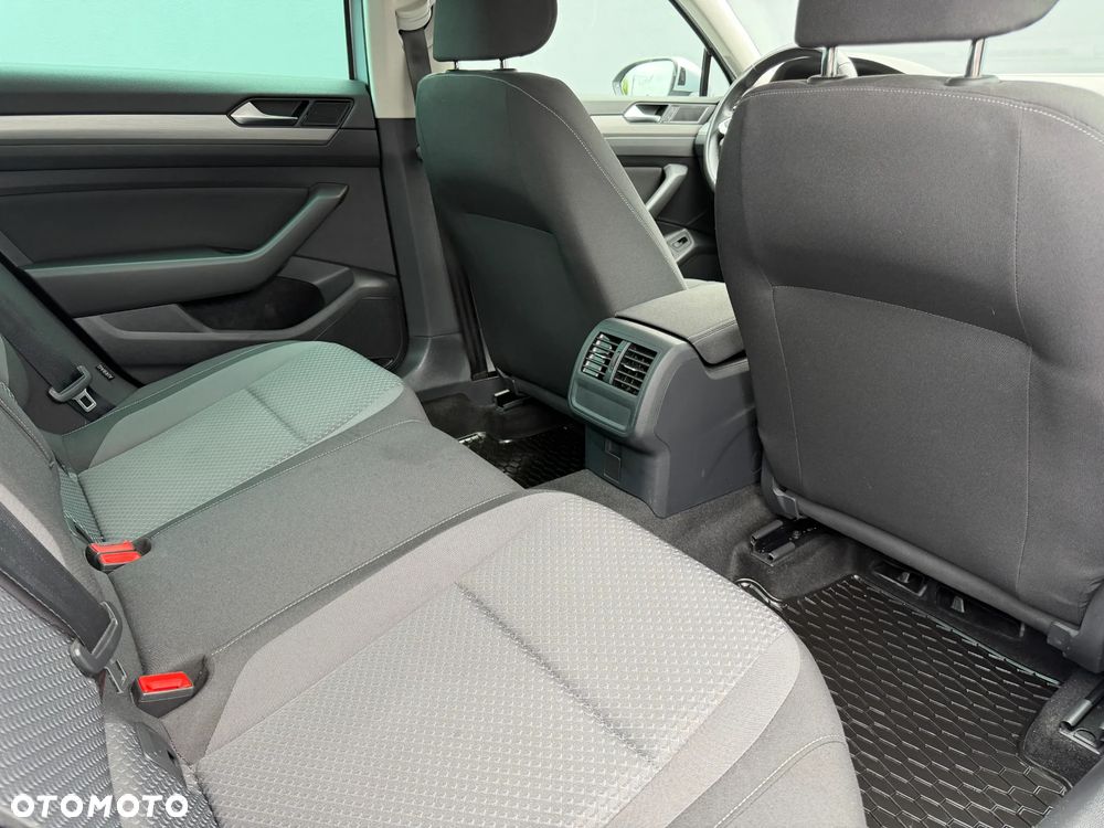 Volkswagen Passat 2.0 TDI EVO Essence - 24