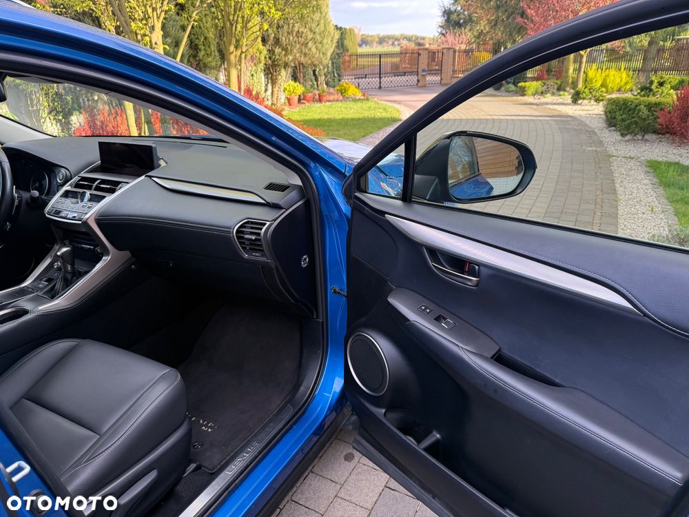 Lexus NX 300 F Impression AWD - 29