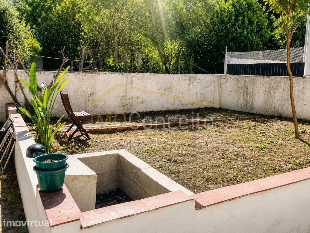 Moradia T2 | Espaço Exterior - Sótão - Remodelado | Zona da estação... - Grande imagem: 5/25