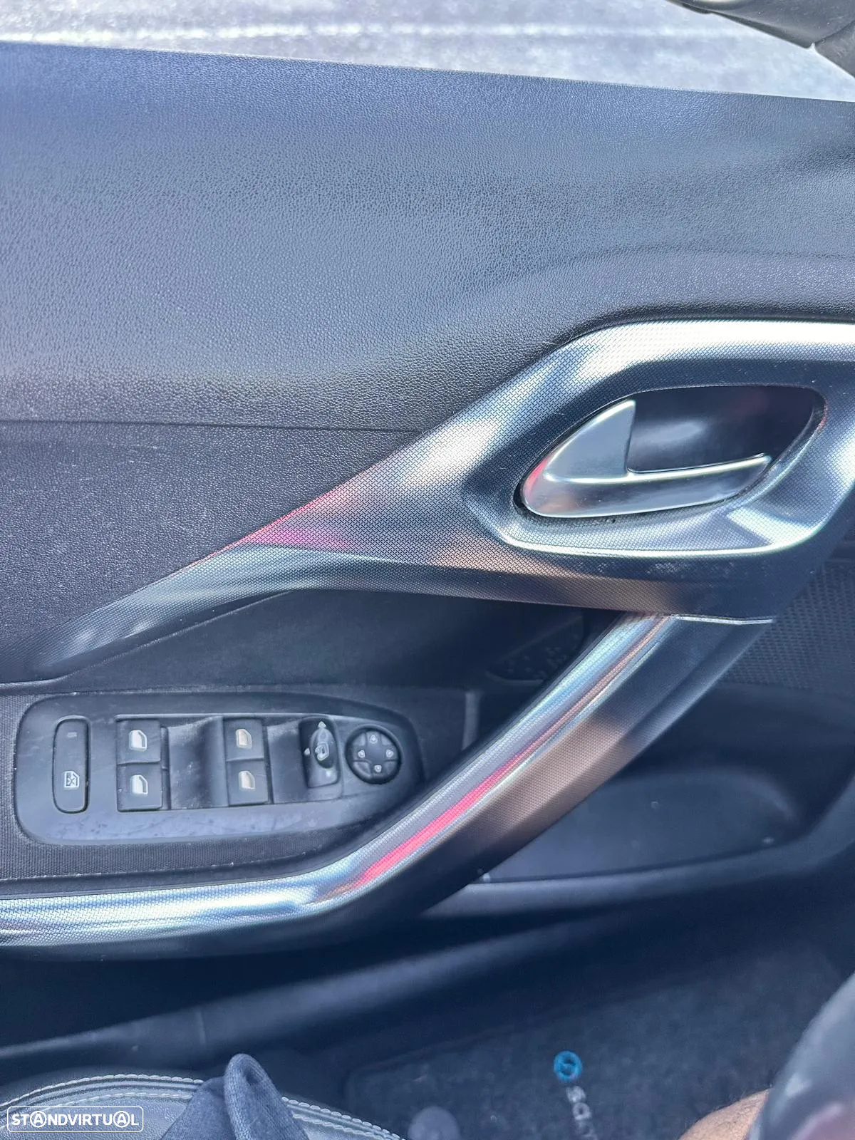 Peugeot 2008 1.6 e-HDi Allure - 10