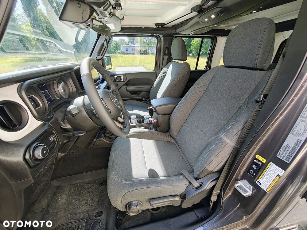 Jeep Wrangler Unlimited GME 2.0 Turbo Sahara - 23
