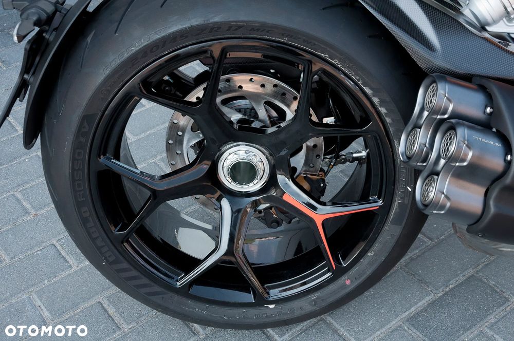 Ducati Diavel - 11