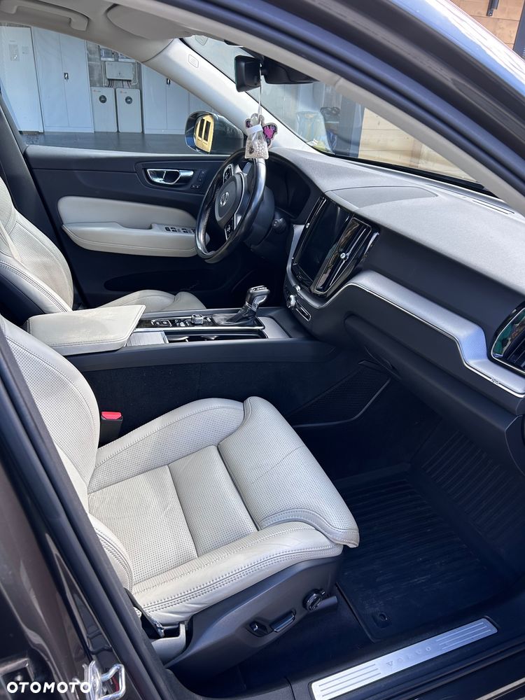 Volvo XC 60 D5 SCR AWD Inscription - 11