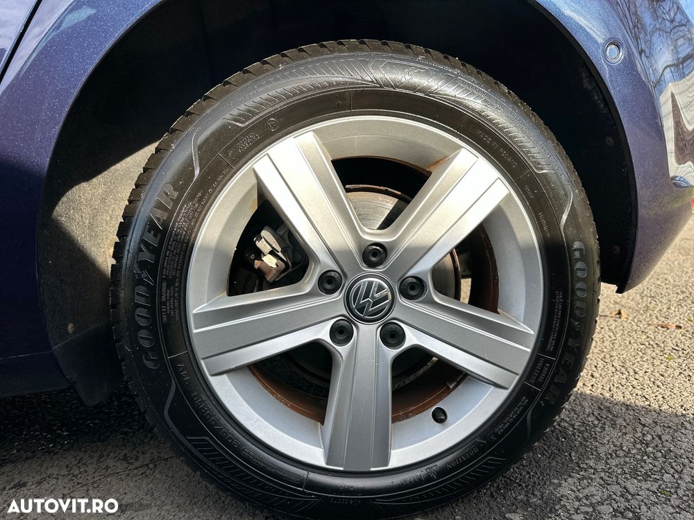 Volkswagen Golf - 34