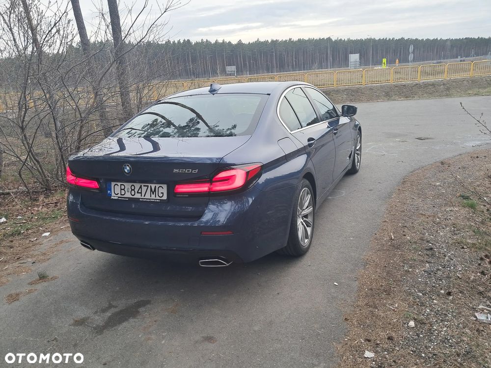 BMW Seria 5 520d Luxury Line - 4