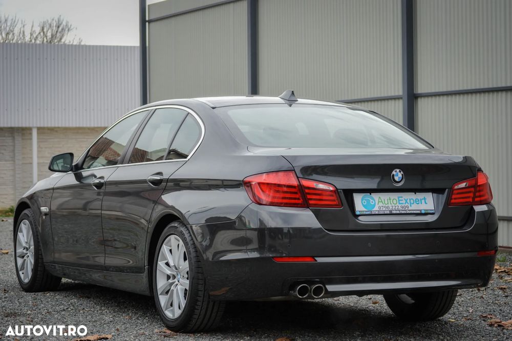 BMW Seria 5 520i Aut. Luxury Line - 35