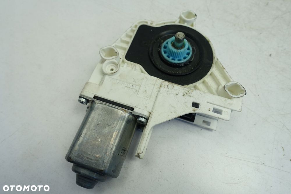 Audi A4 B8 SILNICZEK TYLNEJ SZYBY prawy tył - 4