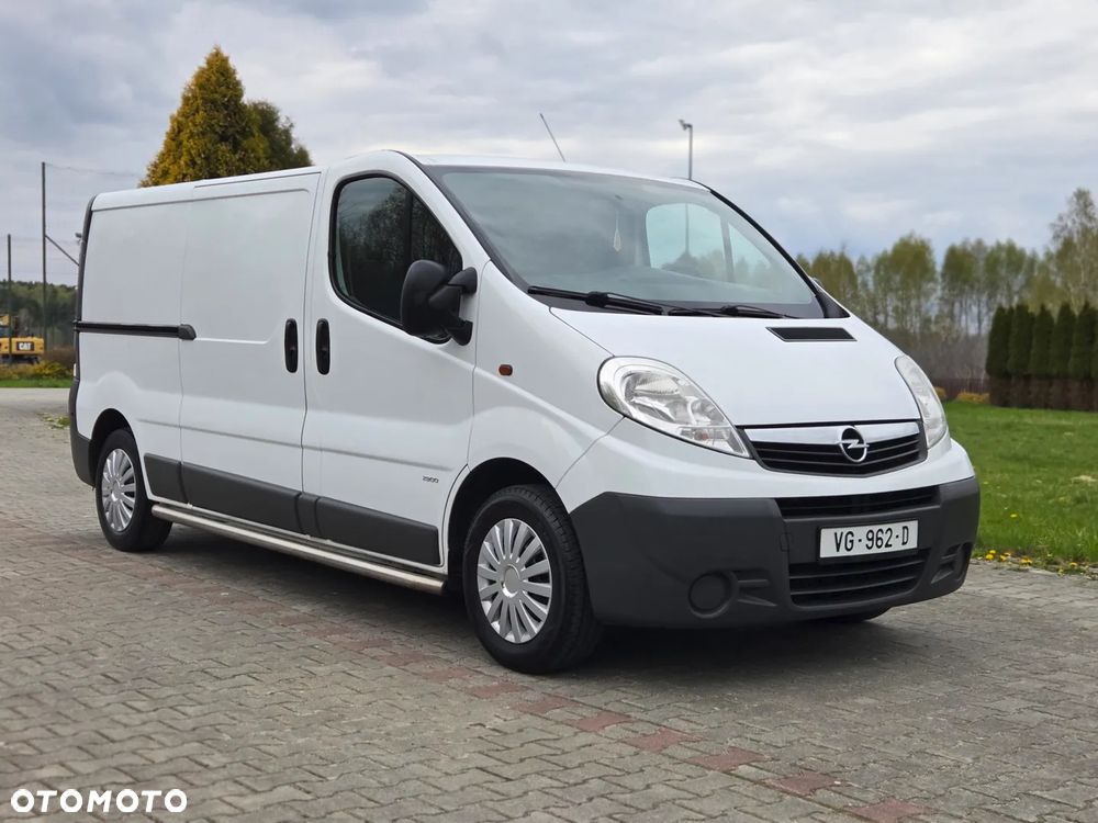 Opel Vivaro - 8