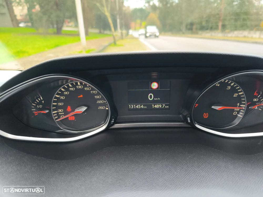 Peugeot 308 SW 1.2 PureTech Allure Pack - 4