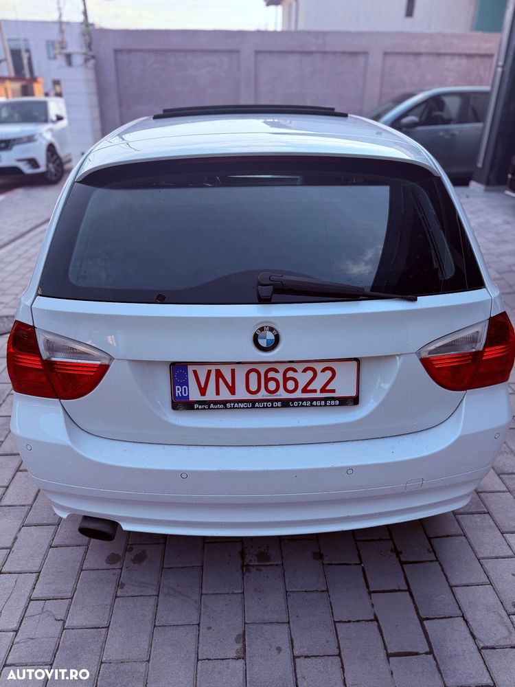 BMW Seria 3 318i - 4