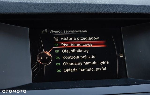 BMW Seria 5 525d - 32
