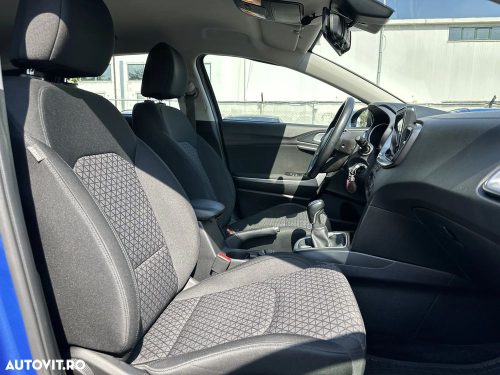 Kia Ceed - 12