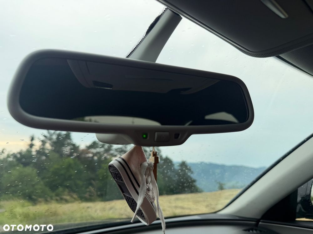 Audi A6 Avant 2.0 TDI quattro S tronic - 22