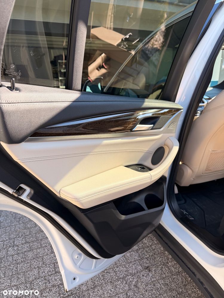 BMW X3 xDrive30i Luxury Line - 33