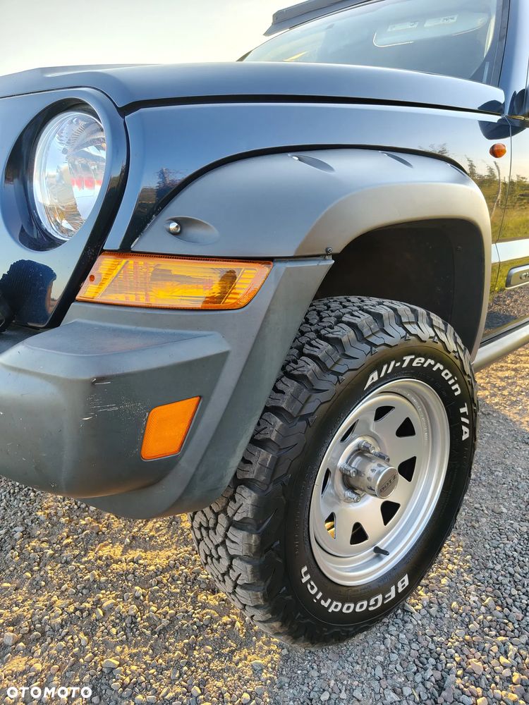 Jeep Cherokee - 25