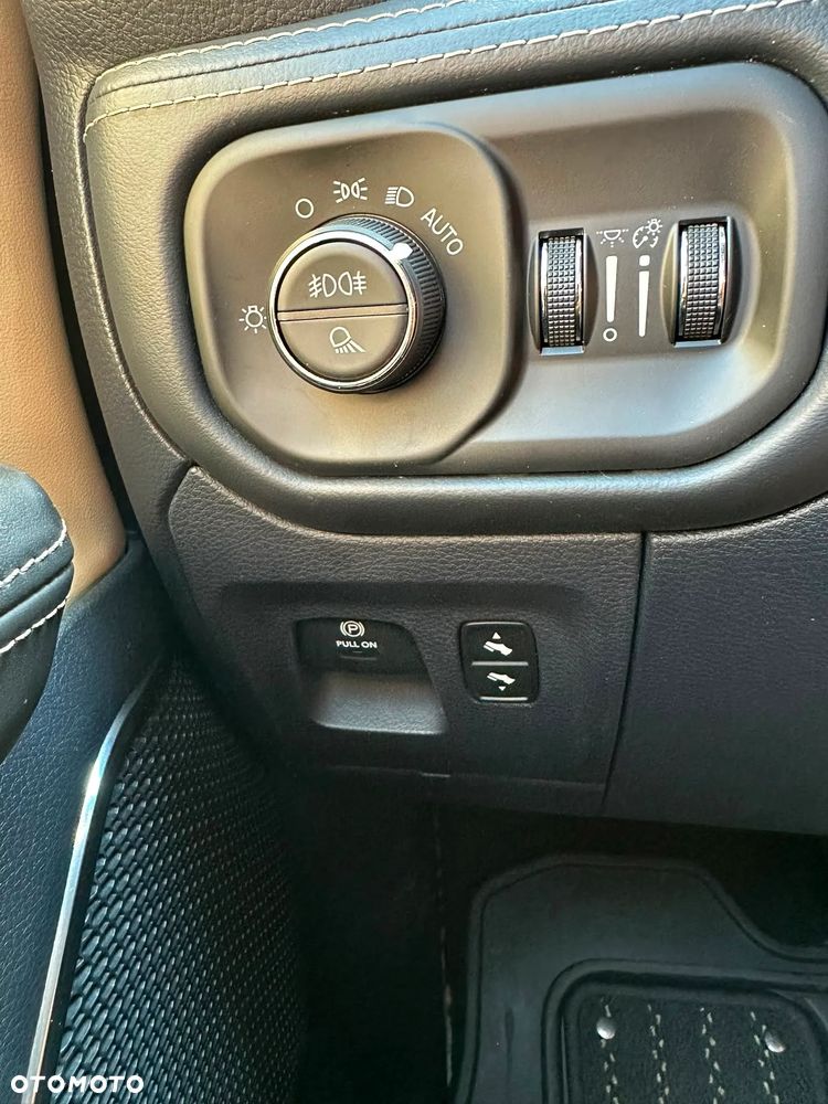 RAM 1500 5.7 Crew Cab Shortbed Limited Sport - 29