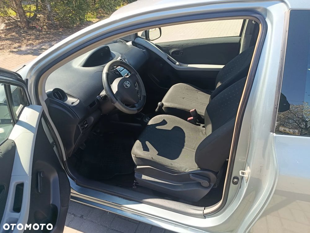 Toyota Yaris 1.0 VVT-i - 10