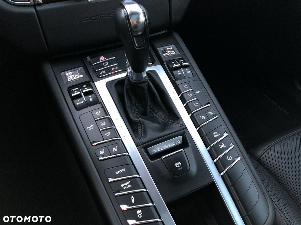 Porsche Macan - 27