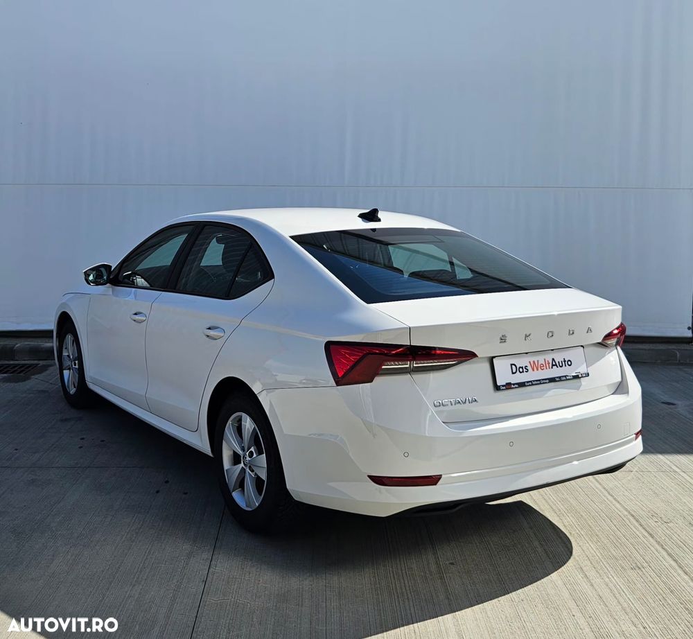 Skoda Octavia 2.0 TDI DSG Ambition - 2