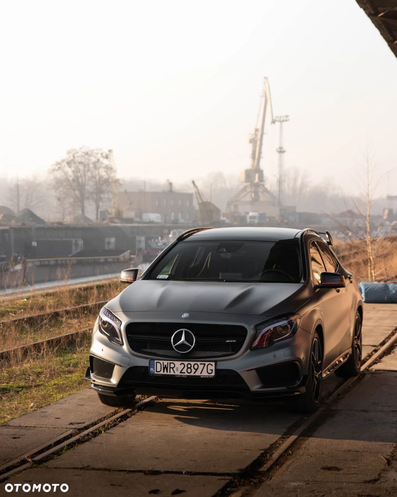 Mercedes-Benz GLA - 1