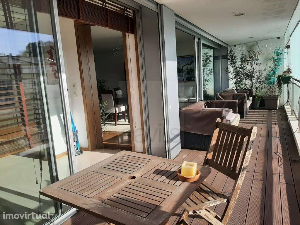 T4 com vistas rio em condomínio fechado no Fluvial, Porto - Grande imagem: 3/22