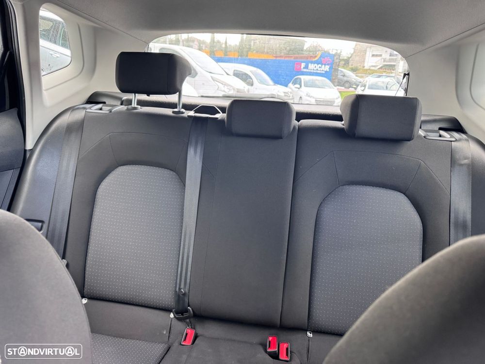 SEAT Arona 1.0 TSI - 4