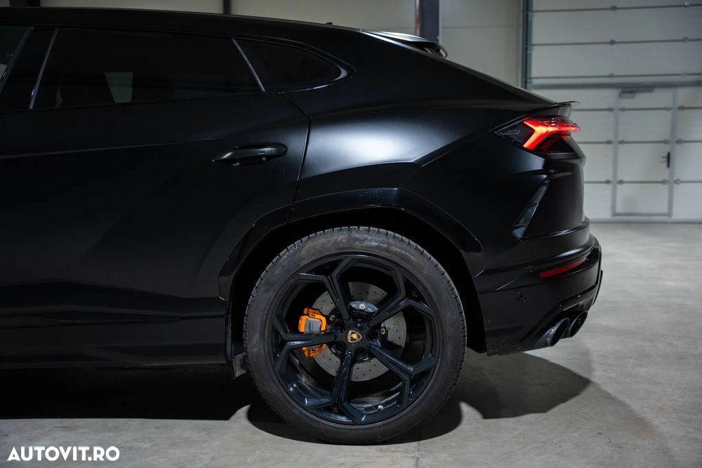 Lamborghini URUS - 15