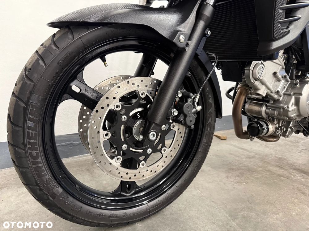 Suzuki V-STROM - 15