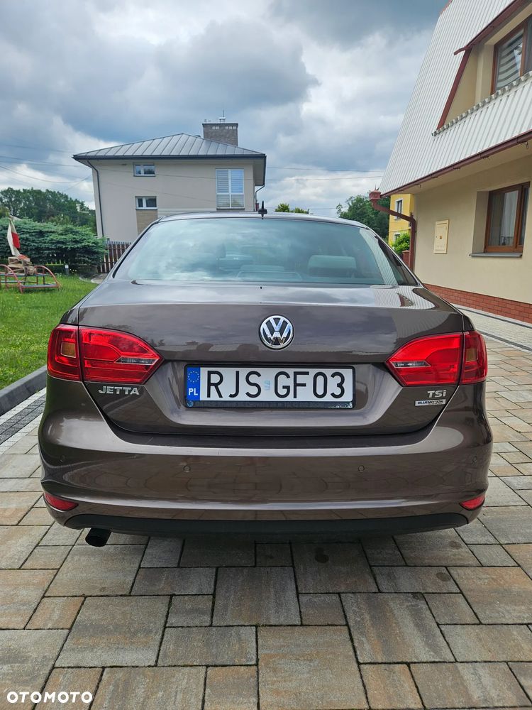 Volkswagen Jetta 1.2 TSI Comfortline - 5