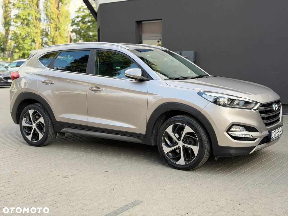 Hyundai Tucson 1.7 CRDI BlueDrive TourdePologne 2WD - 10