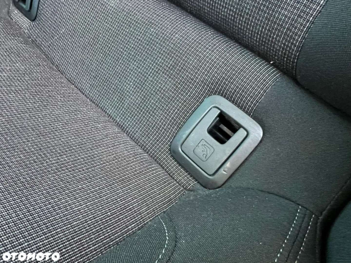 Volkswagen Passat - 17