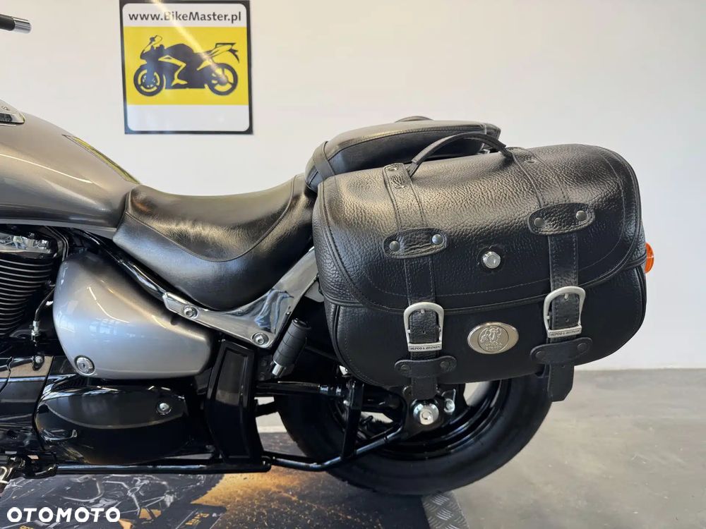 Suzuki Intruder - 26