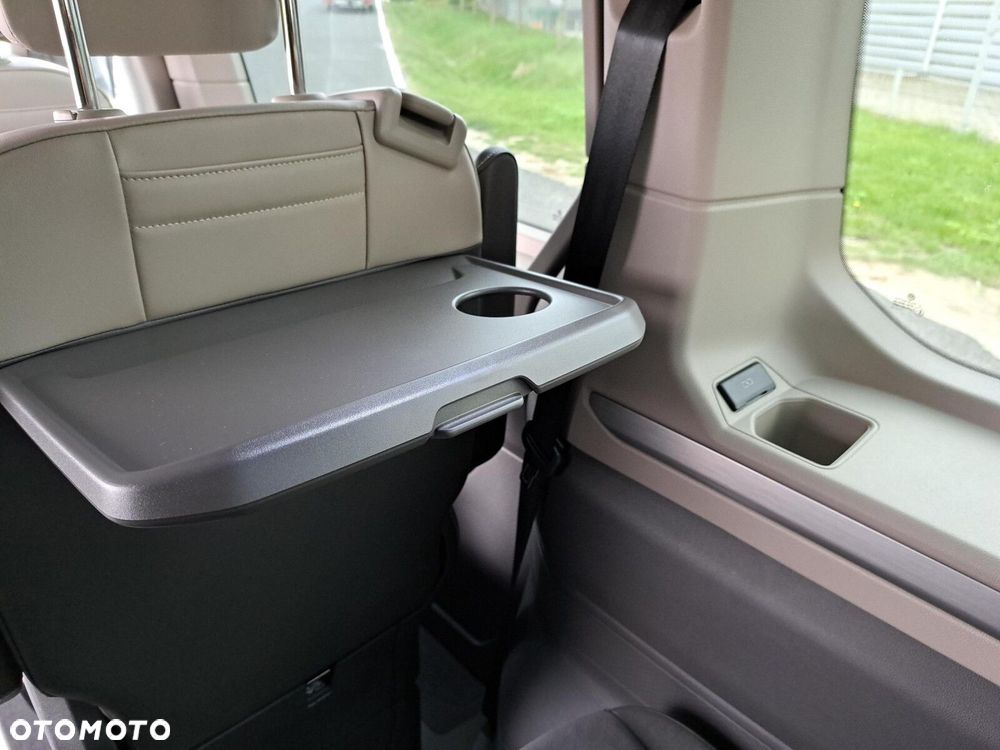 Volkswagen Multivan - 24