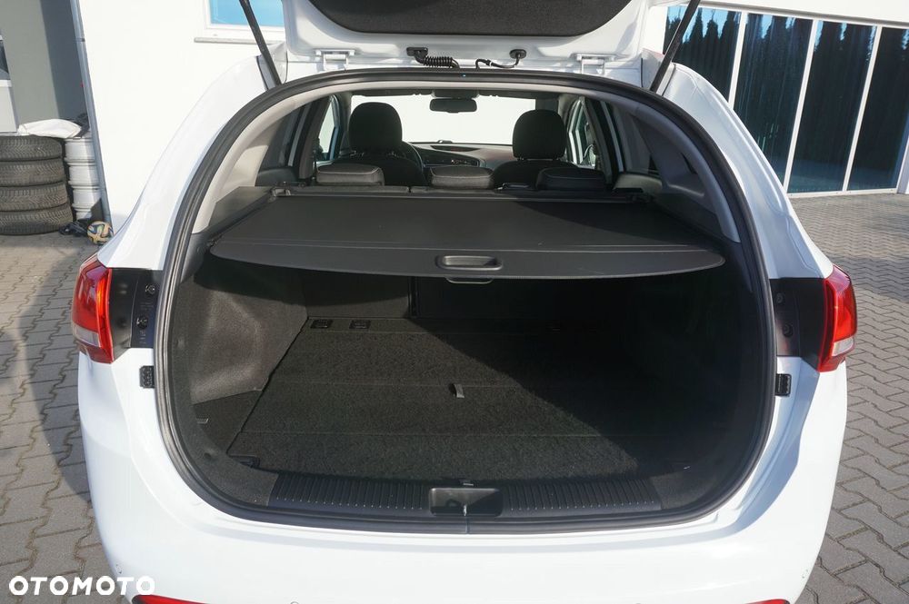 Kia Ceed 1.6 GDI Dream Team Edition - 33