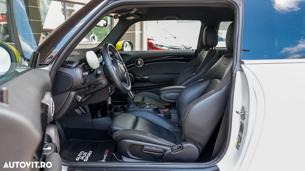 Mini Cooper SE Electric Trim - 24