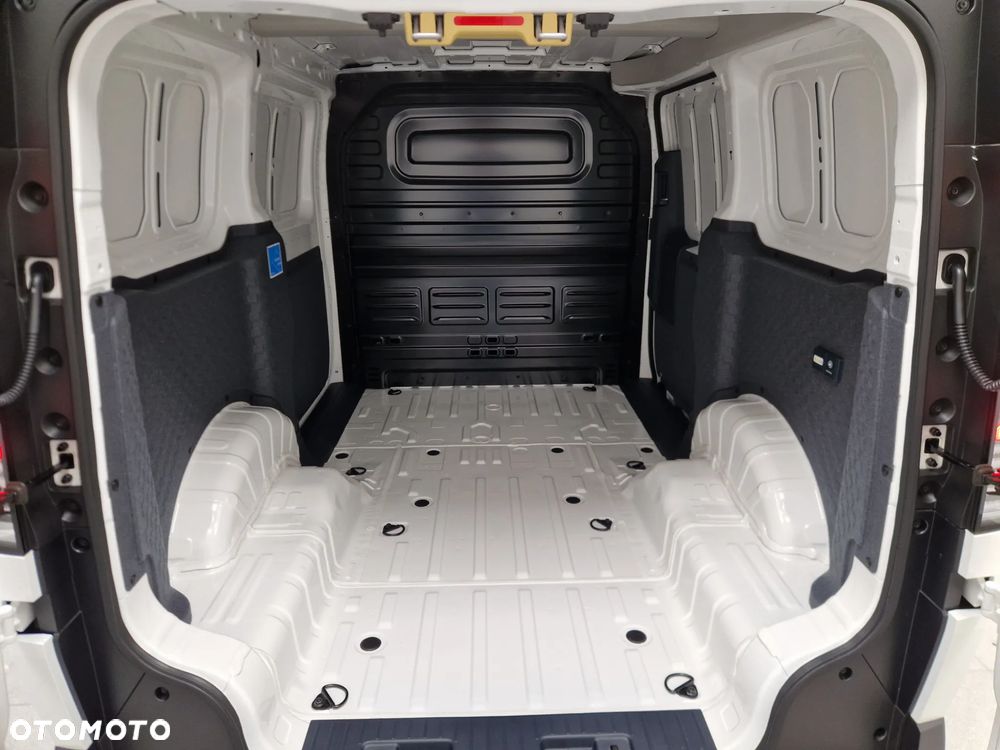 Kia PV5 - 17