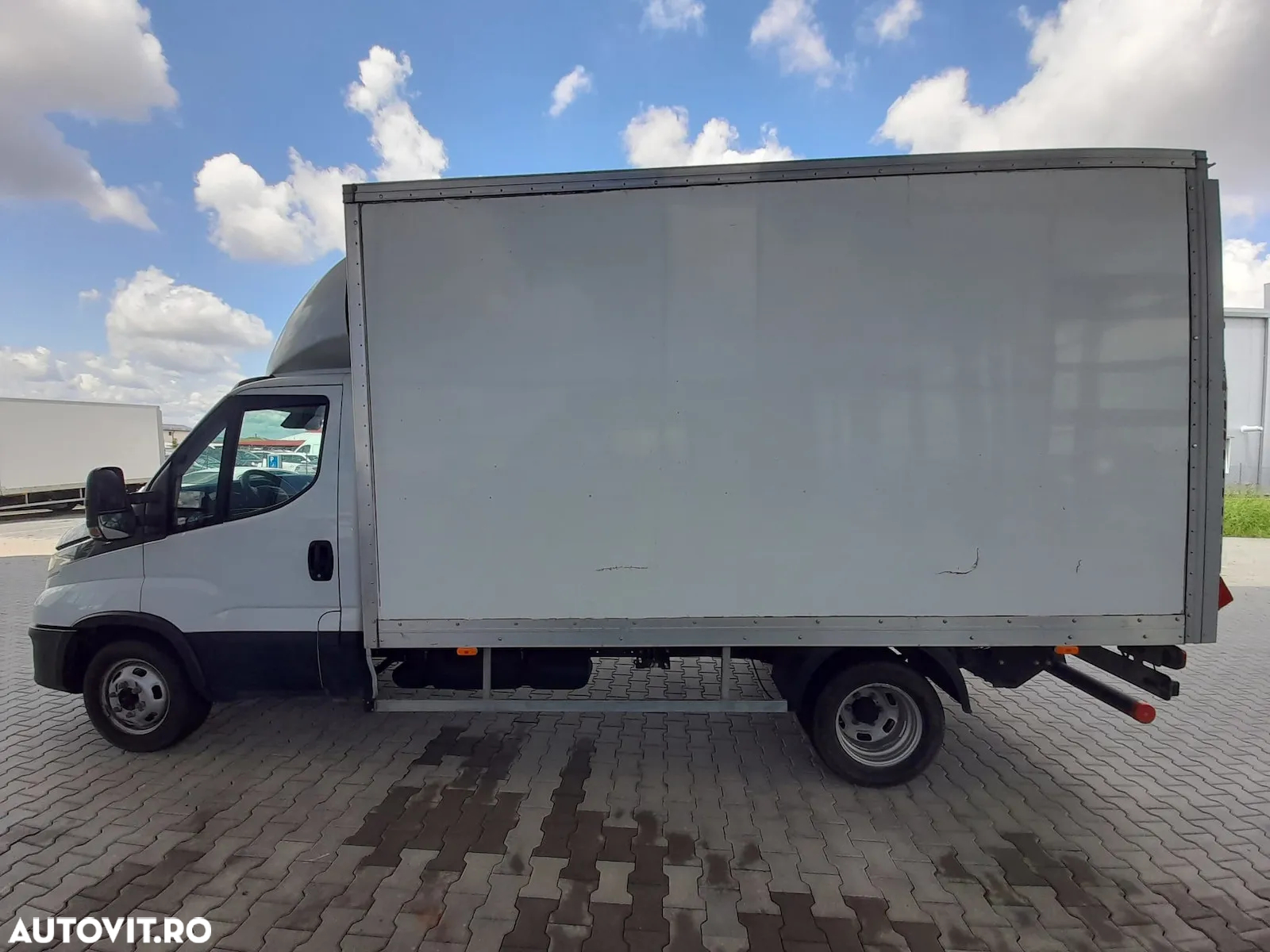 Iveco Daily 35C16H3.0 BOX+LIFT - 10