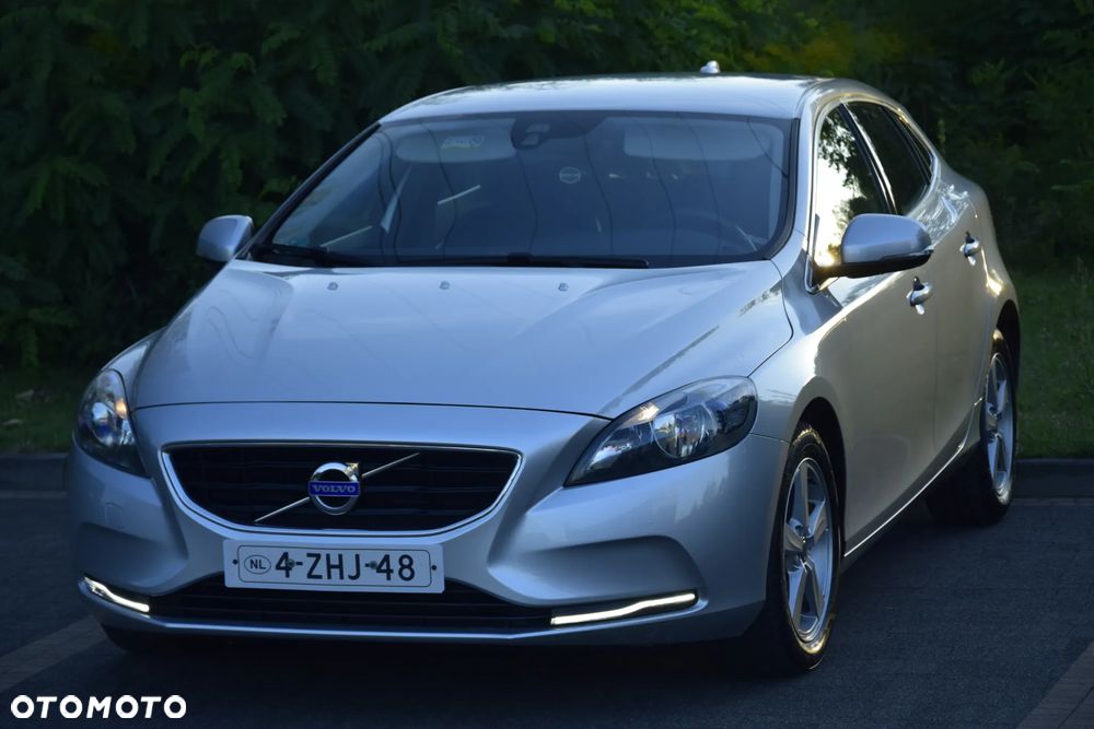 Volvo V40 D2 Momentum - 3