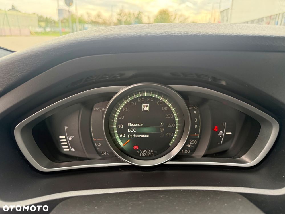 Volvo V40 D2 RDesign - 26
