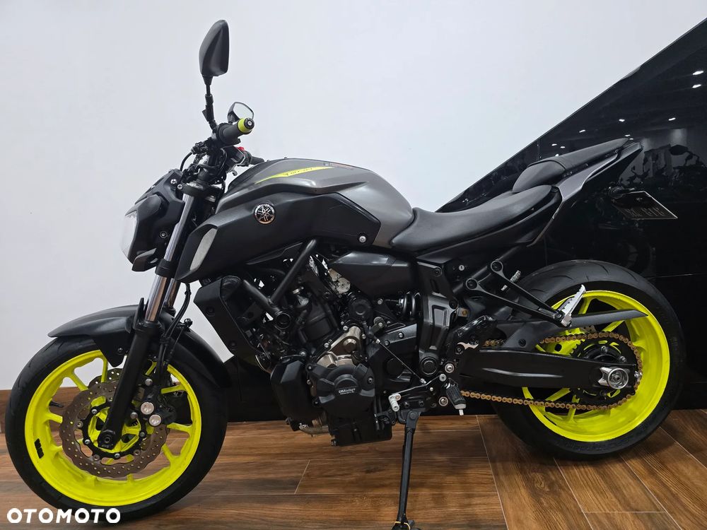 Yamaha MT - 7