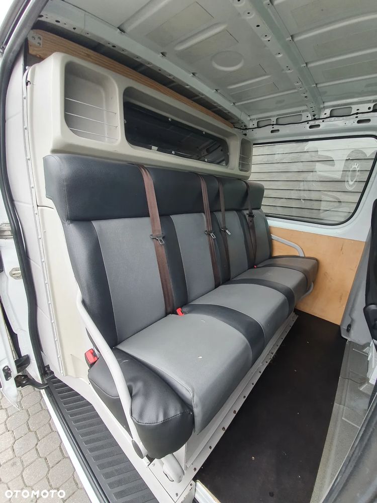 Mercedes-Benz Sprinter - 12