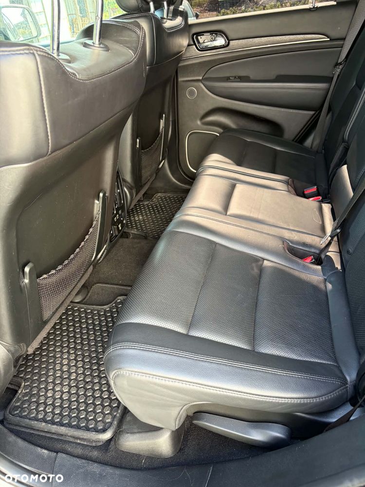 Jeep Grand Cherokee - 14